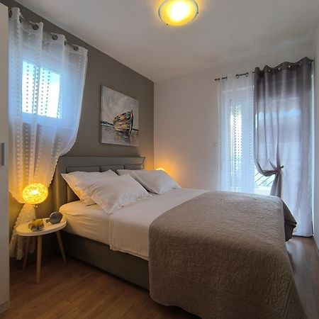 Villa Seaview With Pool - Apartment Yellow Trogir Exterior foto